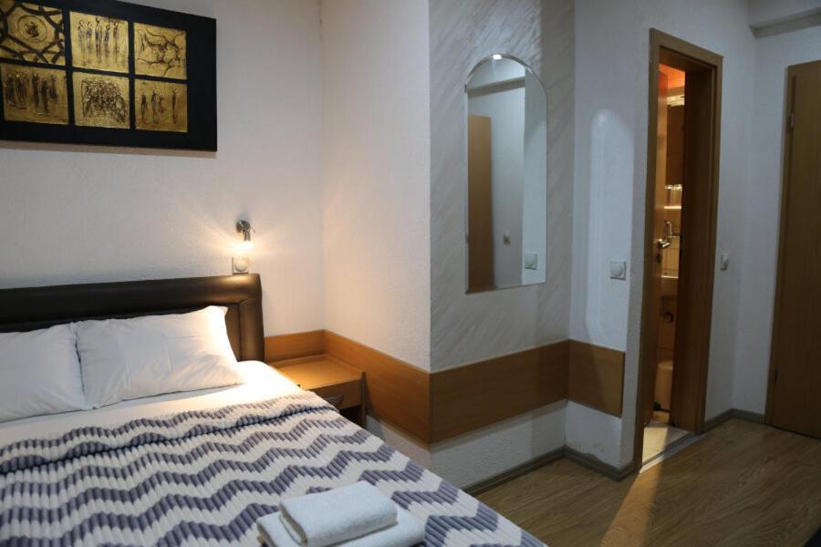 Hotel Moment Velika Plana Exterior photo