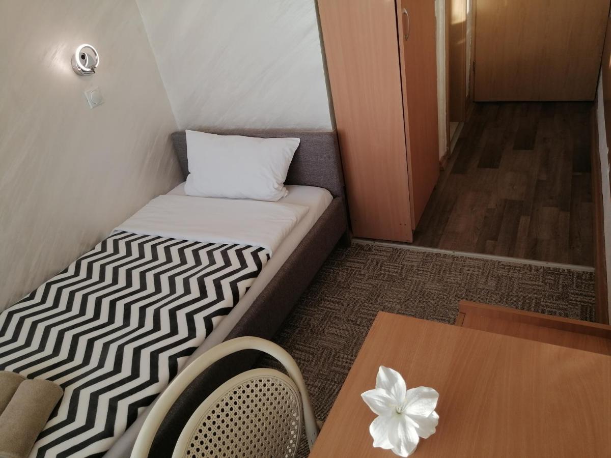 Hotel Moment Velika Plana Exterior photo