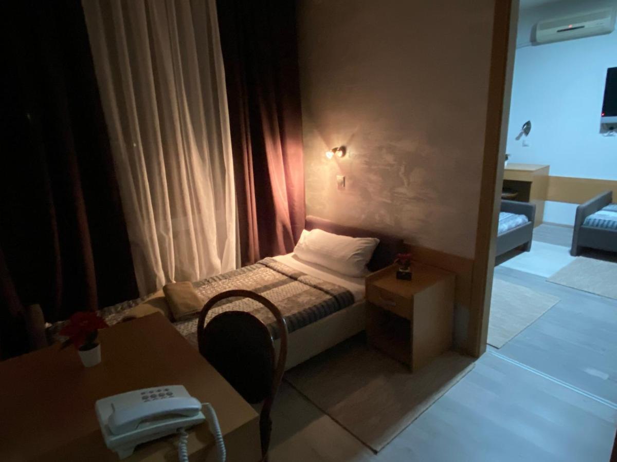 Hotel Moment Velika Plana Exterior photo