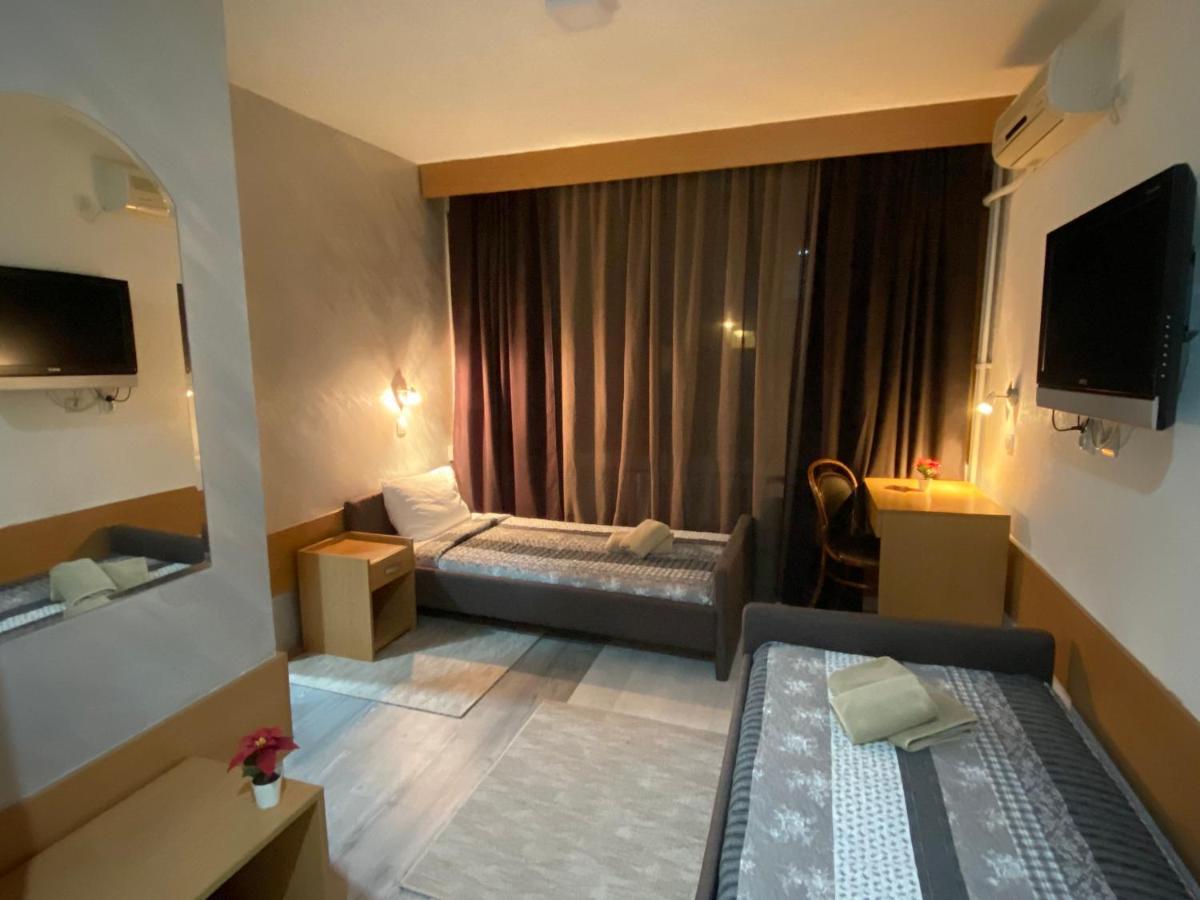 Hotel Moment Velika Plana Exterior photo