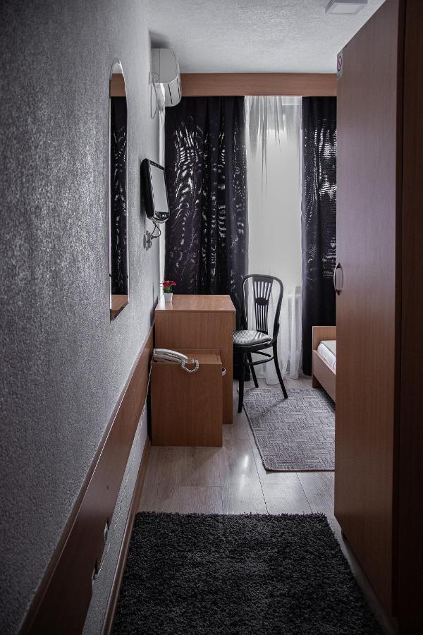Hotel Moment Velika Plana Exterior photo